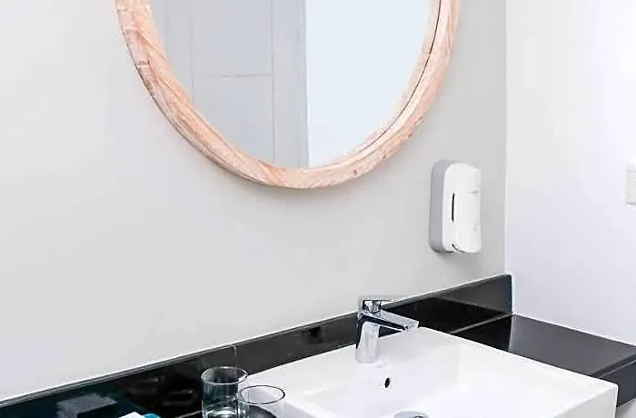 Hotel Bloo Bali Kuta Lombok